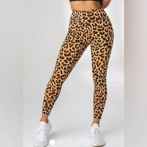 NWOT Balance Athletica Ascend Pant in King Cheetah Size Small Orange Black